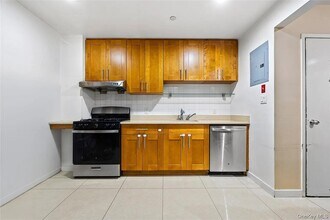 106-07 Northern Blvd in Queens, NY - Building Photo - Building Photo