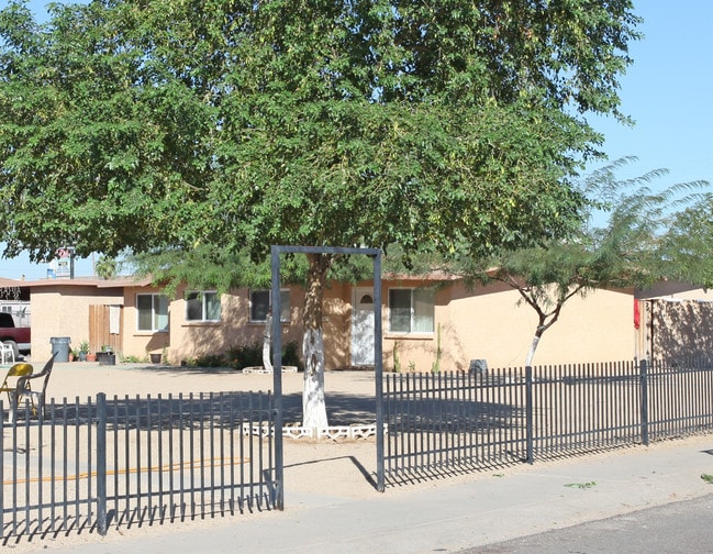 Cinnabar Arms in Phoenix, AZ - Building Photo - Building Photo