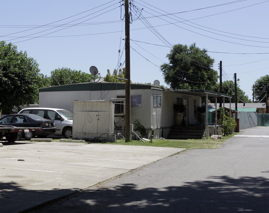 West Sacramento Mobile Home Park in West Sacramento, CA - Foto de edificio