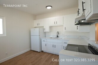 825 W 167th St in Gardena, CA - Foto de edificio - Building Photo