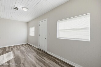 2002 St Clair St in Jacksonville, FL - Building Photo - Building Photo