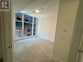 15 Mercer St in Toronto, ON - Building Photo