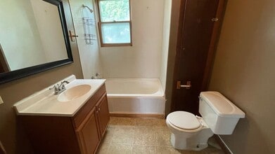 101 E Crafton St in Tahlequah, OK - Building Photo - Building Photo