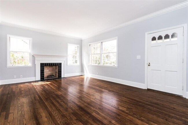 132 Garden Ln in Decatur, GA - Building Photo - Building Photo