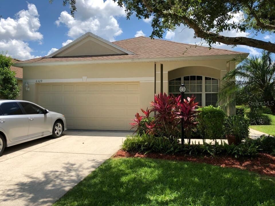 6329 Robin Cove in Lakewood Ranch, FL - Foto de edificio