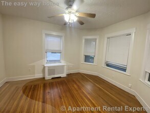 1028 Fellsway in Medford, MA - Foto de edificio - Building Photo