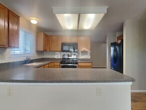 12032 Forest St in Thornton, CO - Foto de edificio - Building Photo