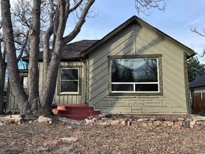 105 E 12th St in Loveland, CO - Foto de edificio - Building Photo
