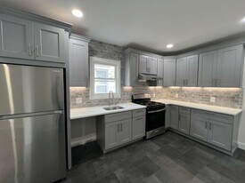 30 E Henry St, Unit 1 in Linden, NJ - Building Photo