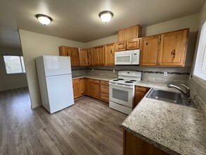 4360 Twain Dr in Olivehurst, CA - Building Photo - Building Photo