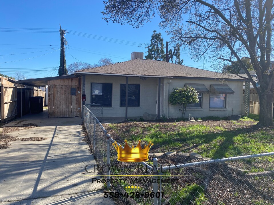 1308 N Hall St in Visalia, CA - Building Photo