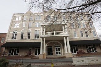 100-108 W Whitner St in Anderson, SC - Building Photo - Building Photo