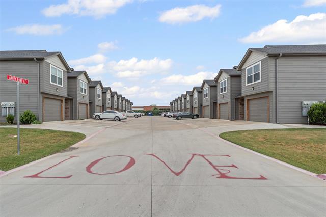 129 Abbey Park Ct in Granbury, TX - Building Photo