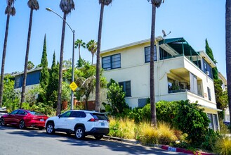 1706 N Stanley Ave in West Hollywood, CA - Building Photo - Building Photo