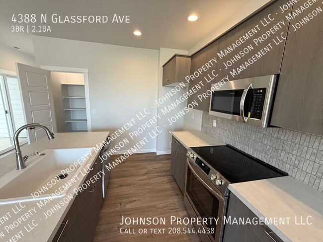 4388 N Glassford Ave in Meridian, ID - Foto de edificio - Building Photo