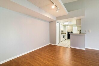 100 Crestwood Ct N, Unit 113 in Royal Palm Beach, FL - Foto de edificio - Building Photo