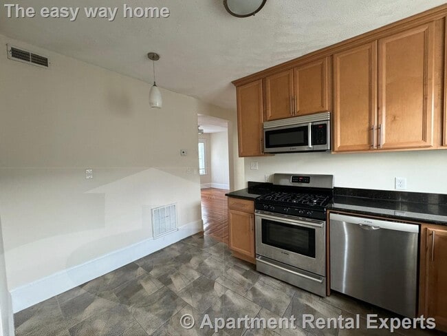 65 Conwell Ave, Unit 3 in Somerville, MA - Foto de edificio - Building Photo