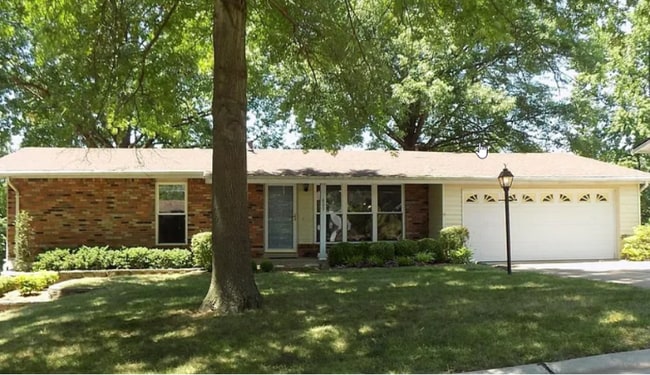 property at 809 Delhurst Dr