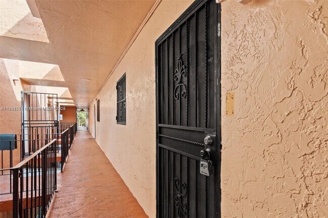 1300 W 47th Pl in Hialeah, FL - Building Photo - Building Photo