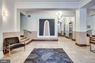 1010 25th St NW, Unit 807 in Washington, DC - Building Photo - Building Photo