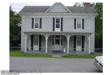 215 S Commerce St in Woodstock, VA - Building Photo