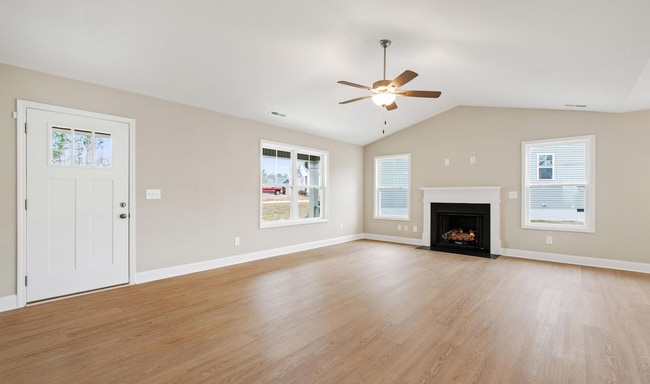 77 Falls Riv ct in Broadway, NC - Building Photo - Building Photo