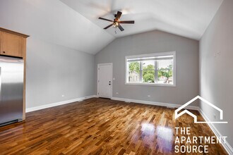 547 N Springfield Ave in Chicago, IL - Building Photo - Building Photo