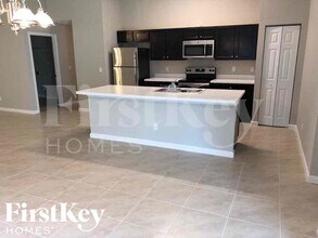 4162 SW Muncie St in Port St. Lucie, FL - Foto de edificio - Building Photo