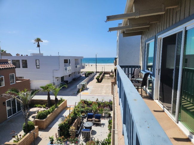 property at 718 Coronado Ct