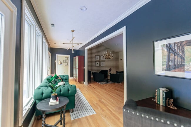 33 Pinners Ln, Unit SI ID1023099P in Biltmore Forest, NC - Foto de edificio - Building Photo