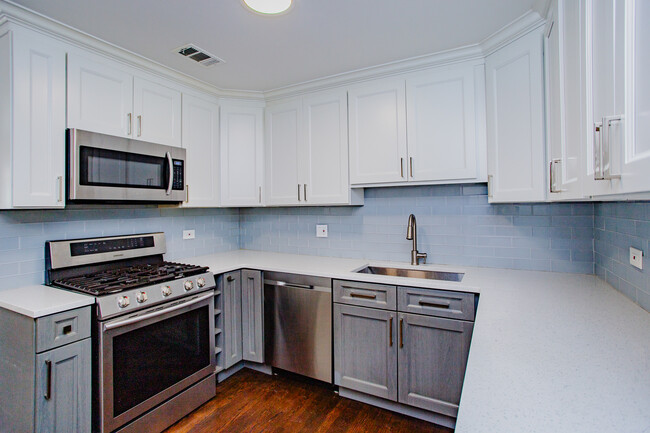 8454 W Windsor Ave-Unit -2 in Chicago, IL - Building Photo - Building Photo