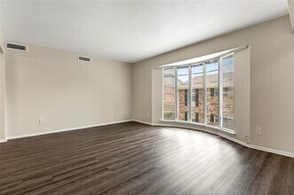 5835 E University Blvd in Dallas, TX - Building Photo - Building Photo