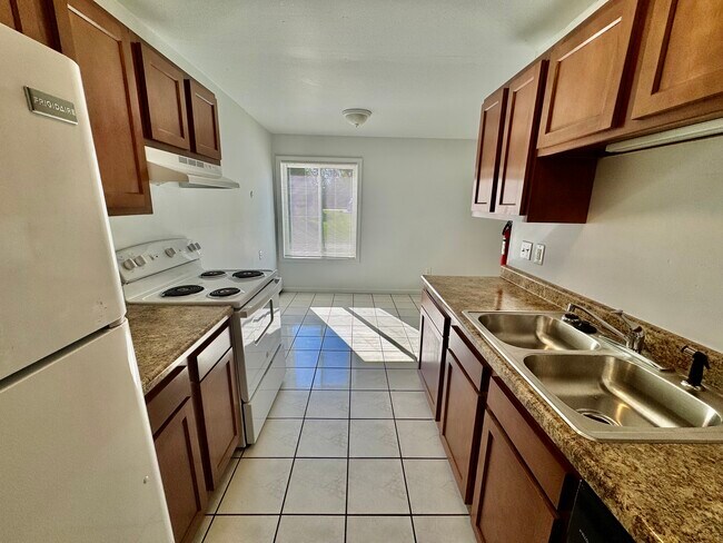 Golfview Manor Aparments in Ann Arbor, MI - Building Photo - Building Photo