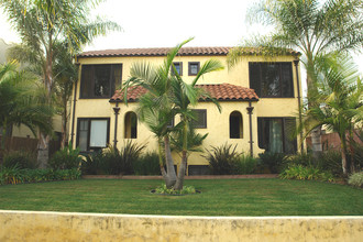 1511-1513 3/4 Rosalia Rd in Los Angeles, CA - Foto de edificio - Building Photo