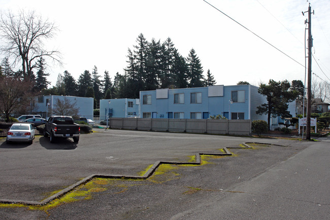 Tall Trees Townhouses in Portland, OR - Foto de edificio - Building Photo