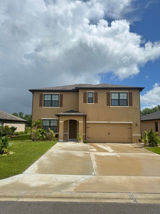 6455 NW Castlebrook Ave in Port St. Lucie, FL - Building Photo