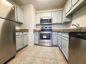 1350 N Escondido Blvd in Escondido, CA - Building Photo - Building Photo