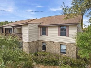 2300 W Michigan Ave in Pensacola, FL - Building Photo - Building Photo