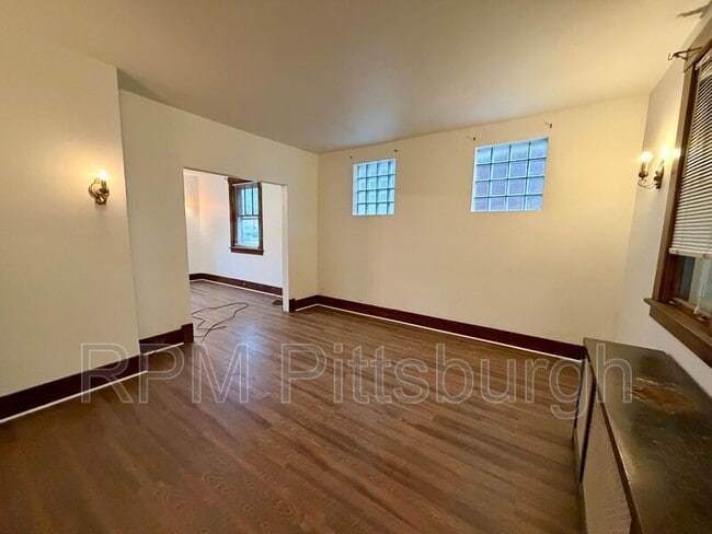 1011 2nd St in Mckees Rocks, PA - Building Photo - Building Photo