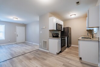 614 Hilltop Dr in Raleigh, NC - Building Photo - Building Photo