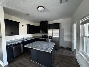 333 Grayson Ave in Hinesville, GA - Building Photo - Building Photo