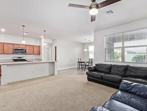 7242 E Teal Way in San Tan Valley, AZ - Building Photo - Building Photo
