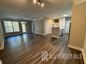 354 Samuel Cir in Sayreville, NJ - Building Photo - Building Photo