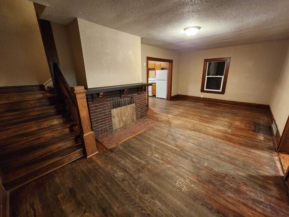 4220 NE 3rd St in Des Moines, IA - Building Photo