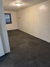 309 Plum St, Unit 2 in Proctor, WV - Building Photo - Building Photo