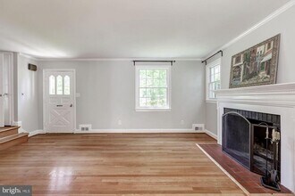 4811 Drummond Ave in Chevy Chase, MD - Building Photo - Building Photo