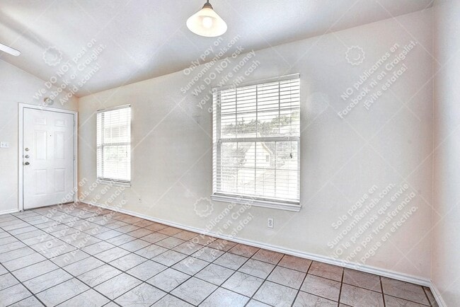 427 Lindsey St in San Marcos, TX - Building Photo - Building Photo
