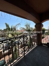 1445 S Sunol Dr in Los Angeles, CA - Building Photo - Building Photo