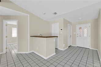 2928 N 1st Ln in McAllen, TX - Building Photo - Building Photo