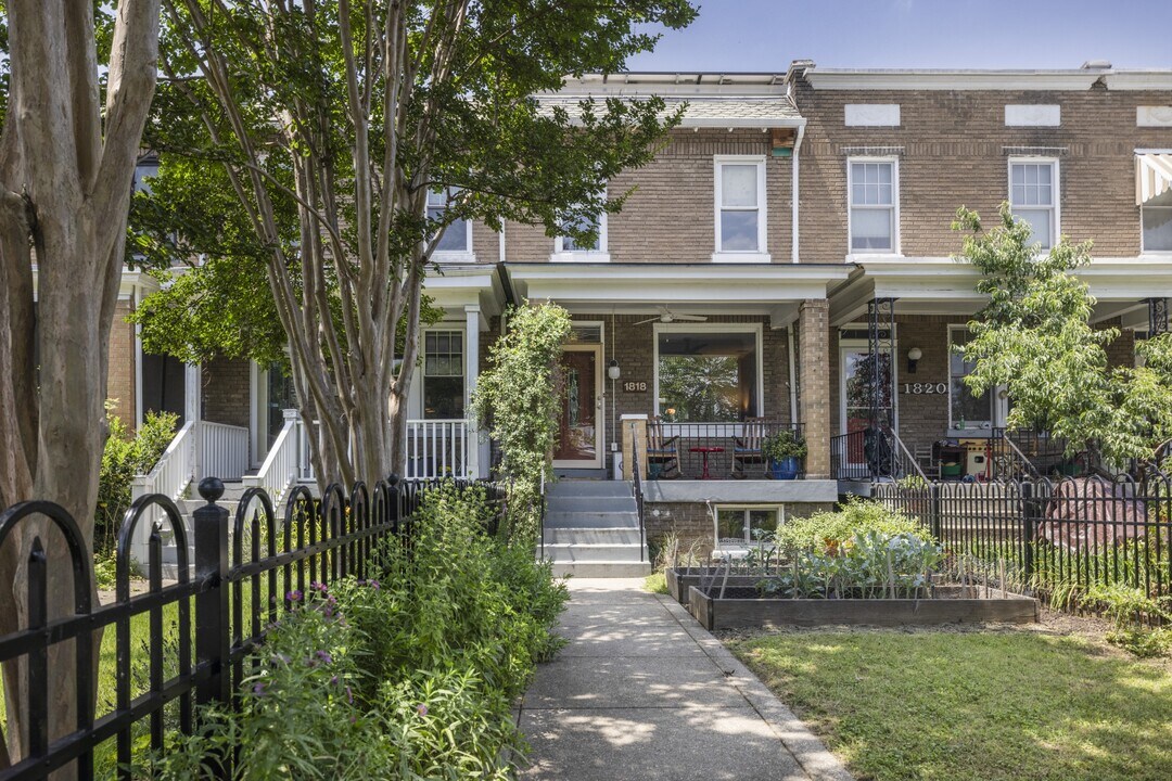 1818 Potomac Ave SE in Washington, DC - Building Photo